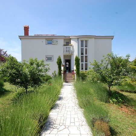 Apartments Nency By El-Pi Tours Malinska Bagian luar foto