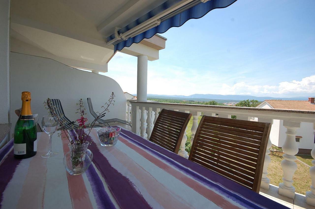Apartments Nency By El-Pi Tours Malinska Bagian luar foto