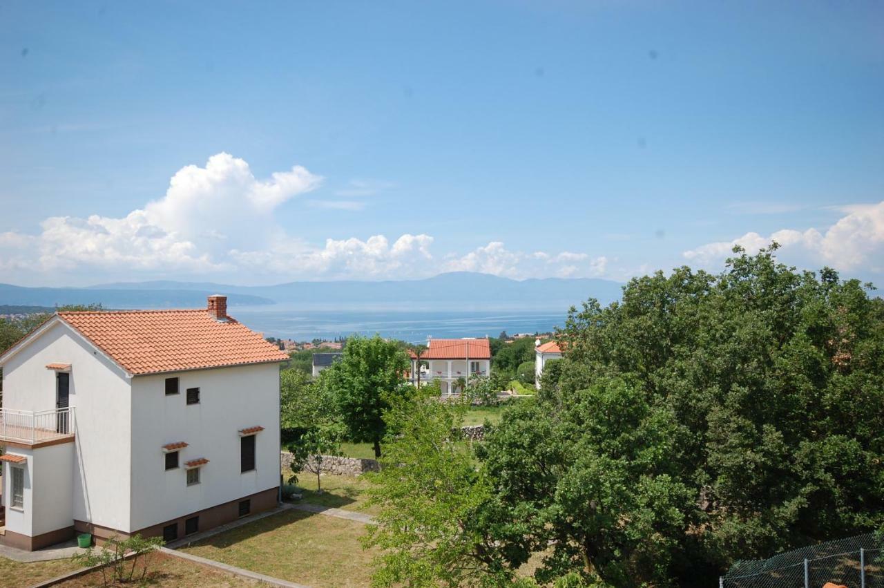 Apartments Nency By El-Pi Tours Malinska Bagian luar foto