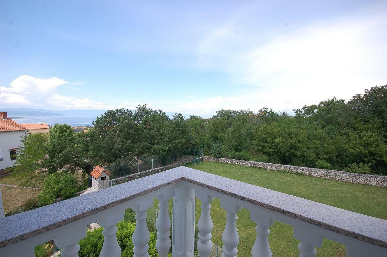 Apartments Nency By El-Pi Tours Malinska Bagian luar foto