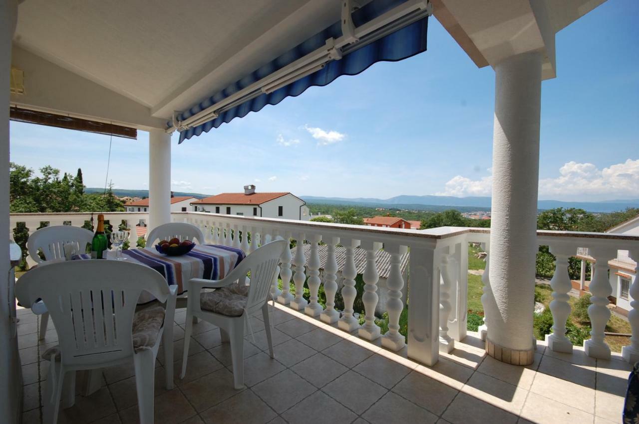 Apartments Nency By El-Pi Tours Malinska Bagian luar foto