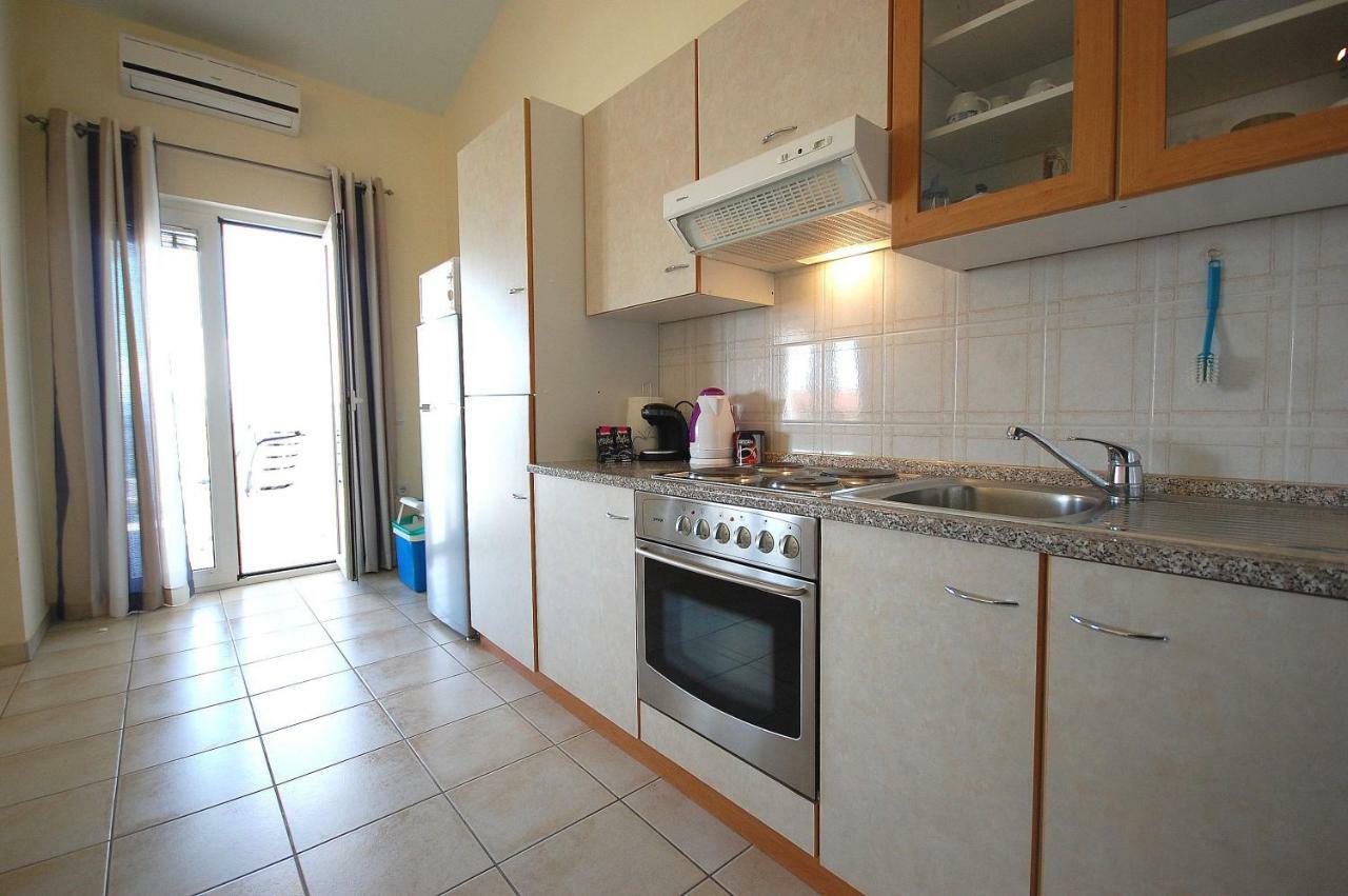 Apartments Nency By El-Pi Tours Malinska Bagian luar foto