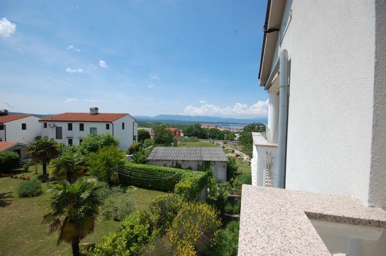 Apartments Nency By El-Pi Tours Malinska Bagian luar foto