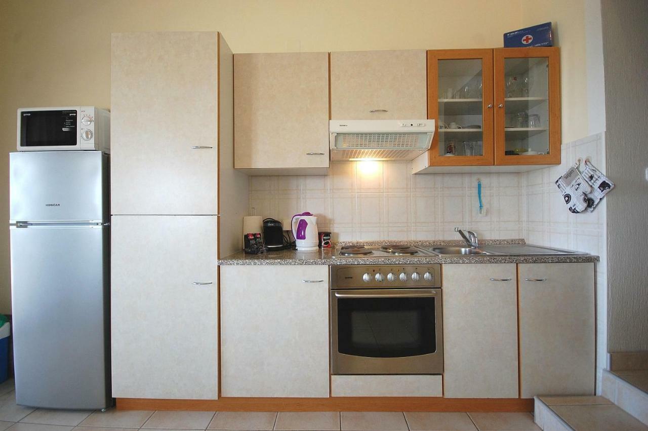 Apartments Nency By El-Pi Tours Malinska Bagian luar foto